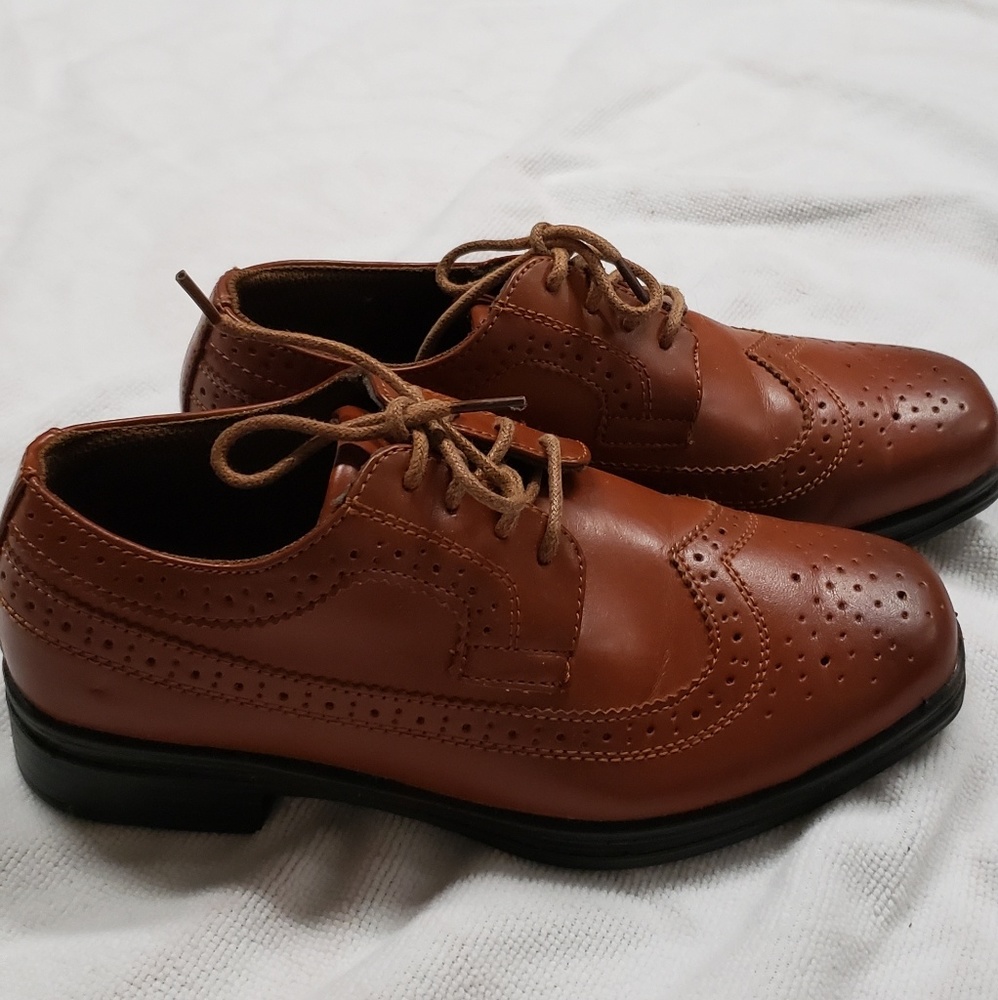 Boys wingtip dress shoes